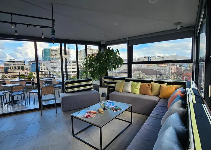 Traveler Rooftop Hostel Shkodër