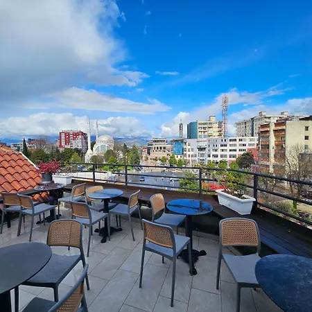 Traveler Rooftop 호스텔 *