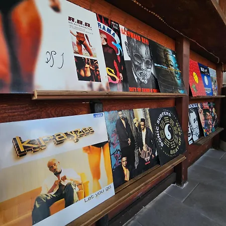 Хостел Traveler Rooftop *