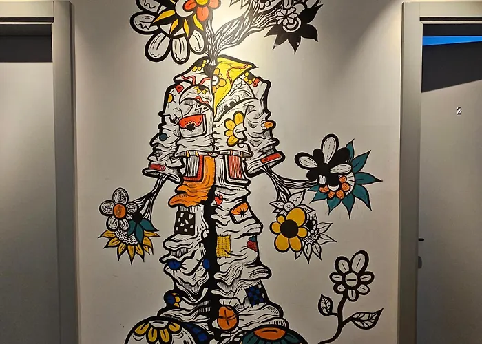 Traveler Rooftop Хостел