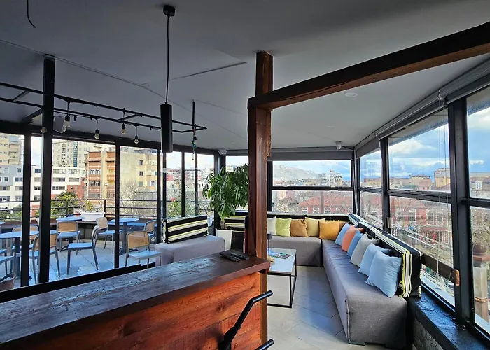 Traveler Rooftop Хостел